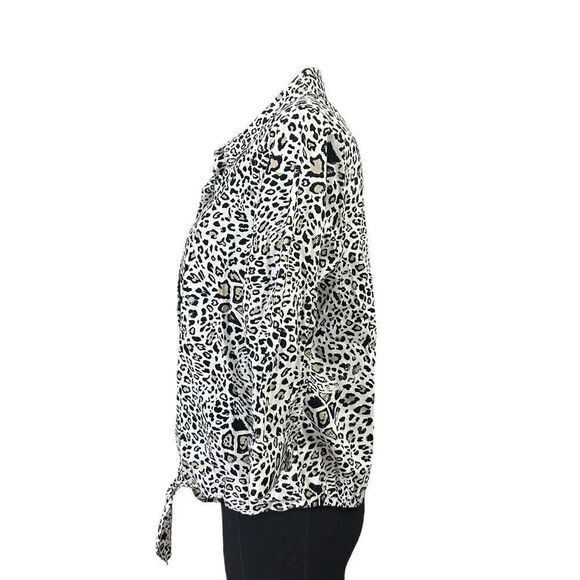 Chico’s Animal Print Button Down Tie front 3/4 Sleeve Top Wrinkle Resistant Sz S - Picture 3 of 9